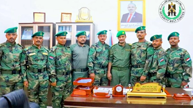 العميد الربيعي يُكرّم خريجي الحزام الأمني من الكلية الحربية